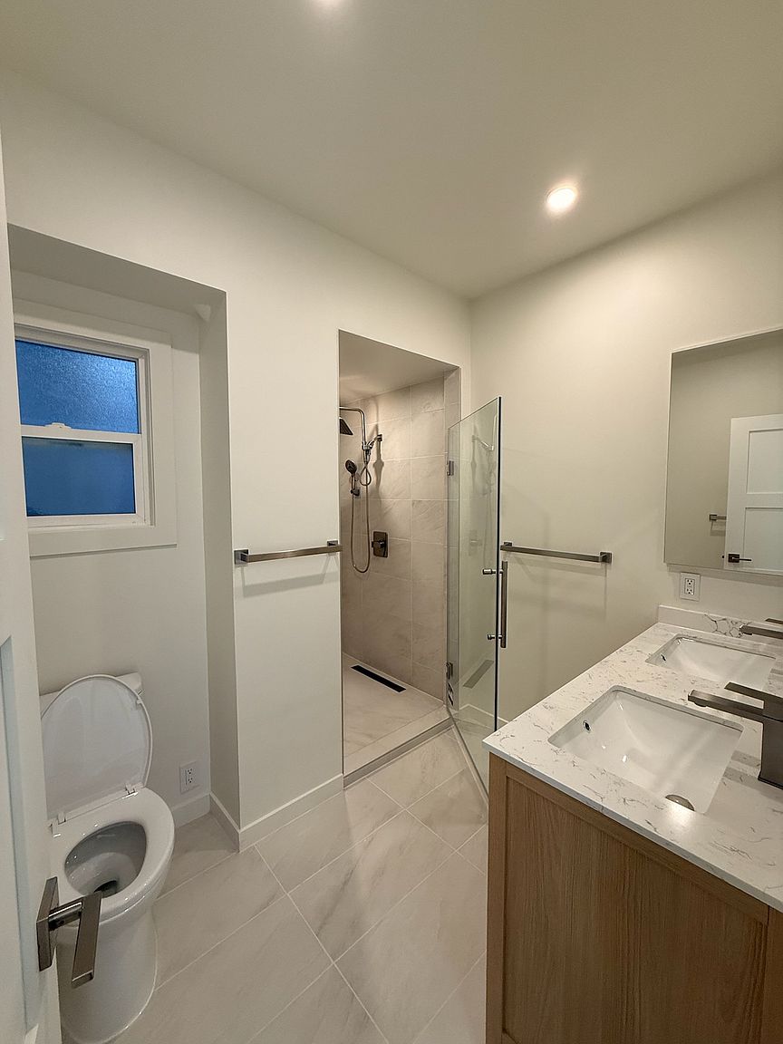 2BR/1BA Apartment · San Francisco photo 3