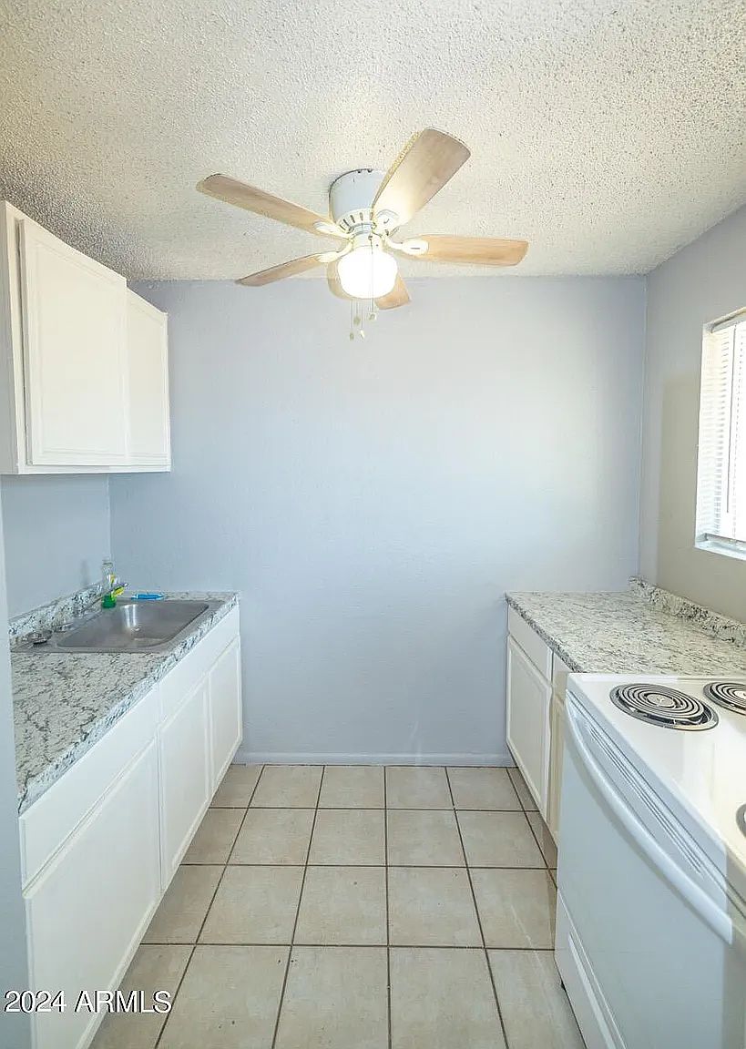 2203 E McKinley St photo 2