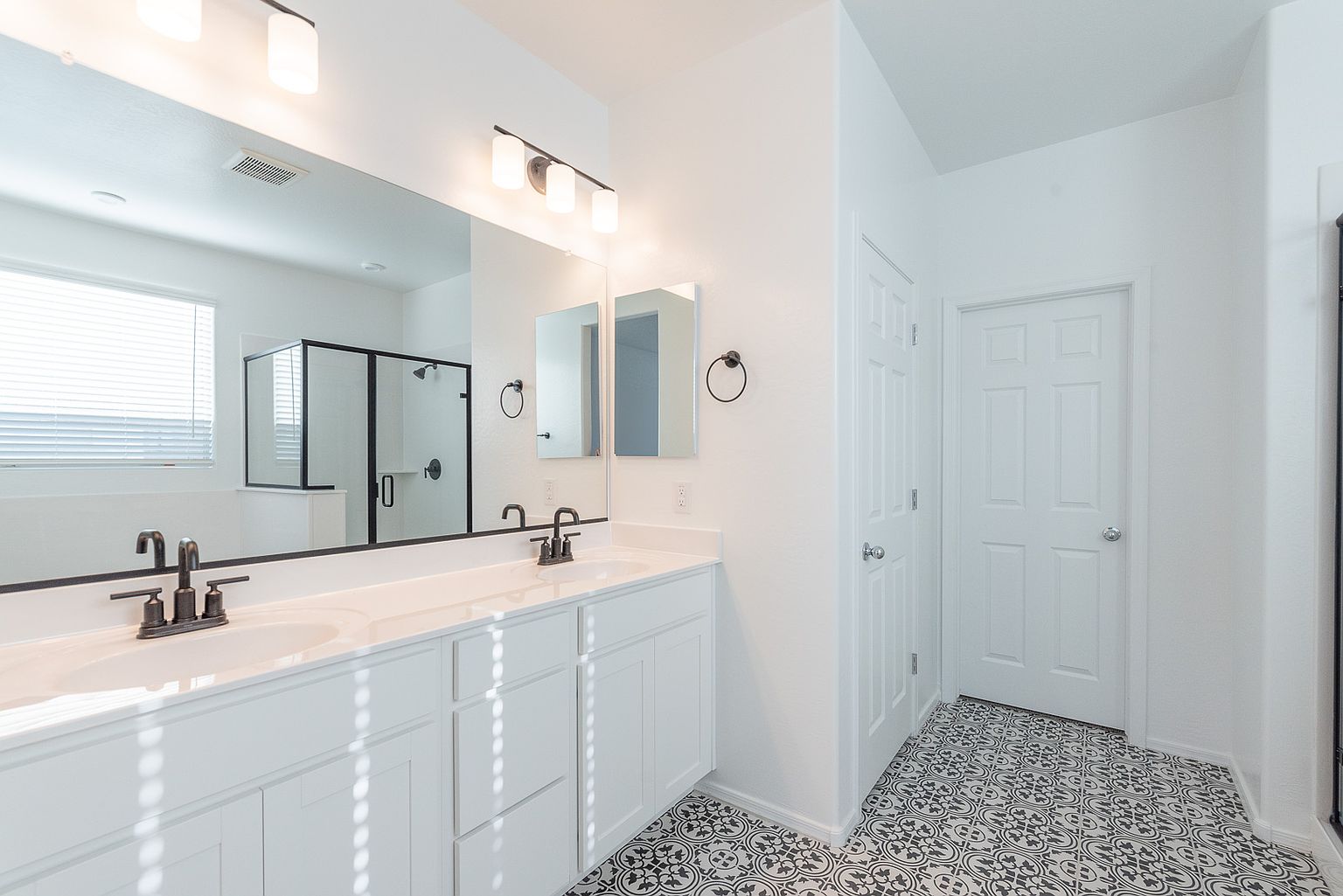 19214 W Badgett Ln photo 5