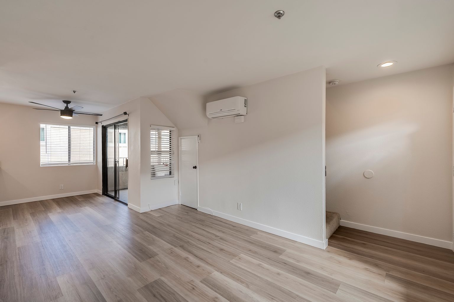 582 Arizona St photo 5