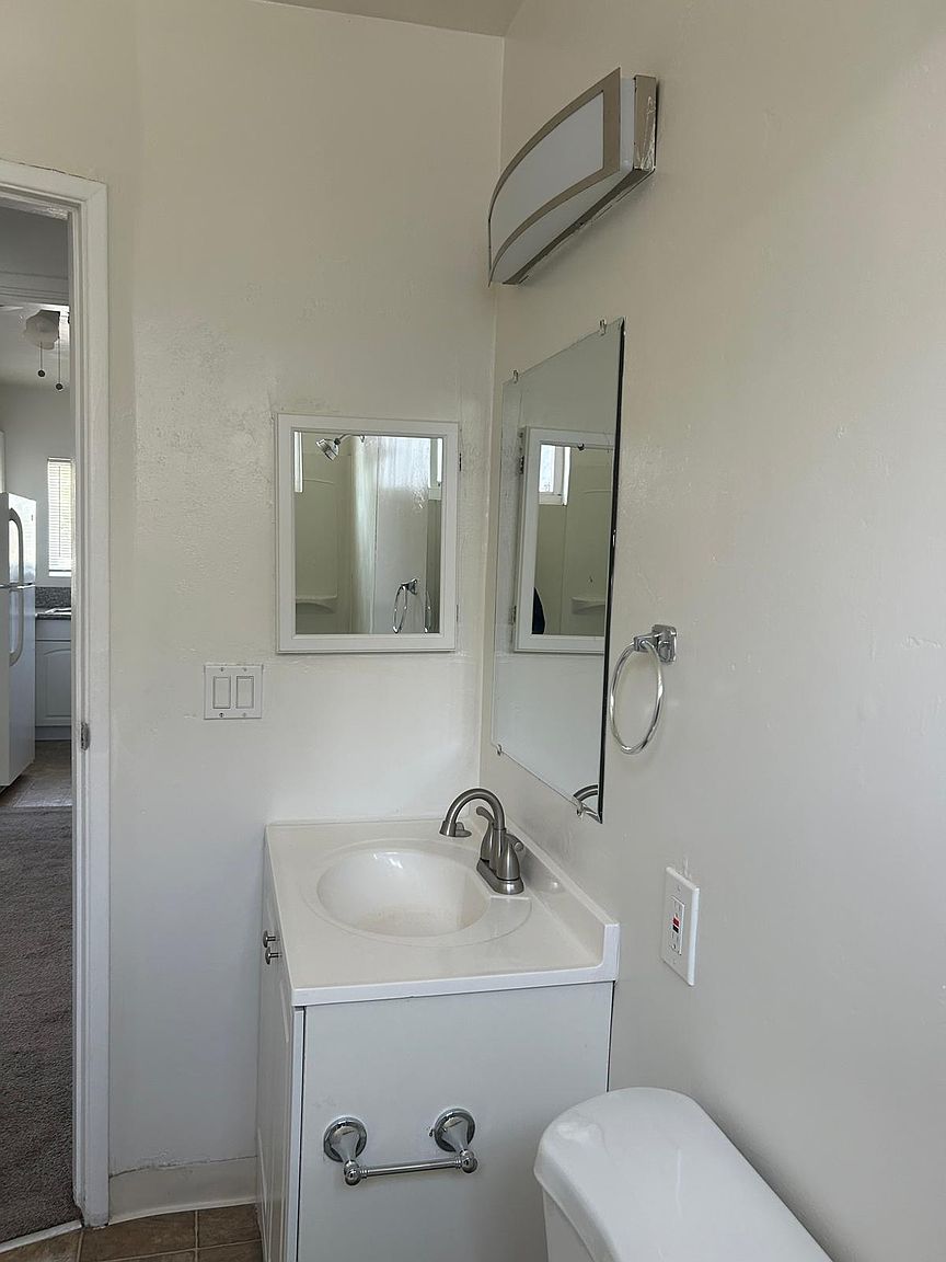 4225 Menlo Ave photo 4