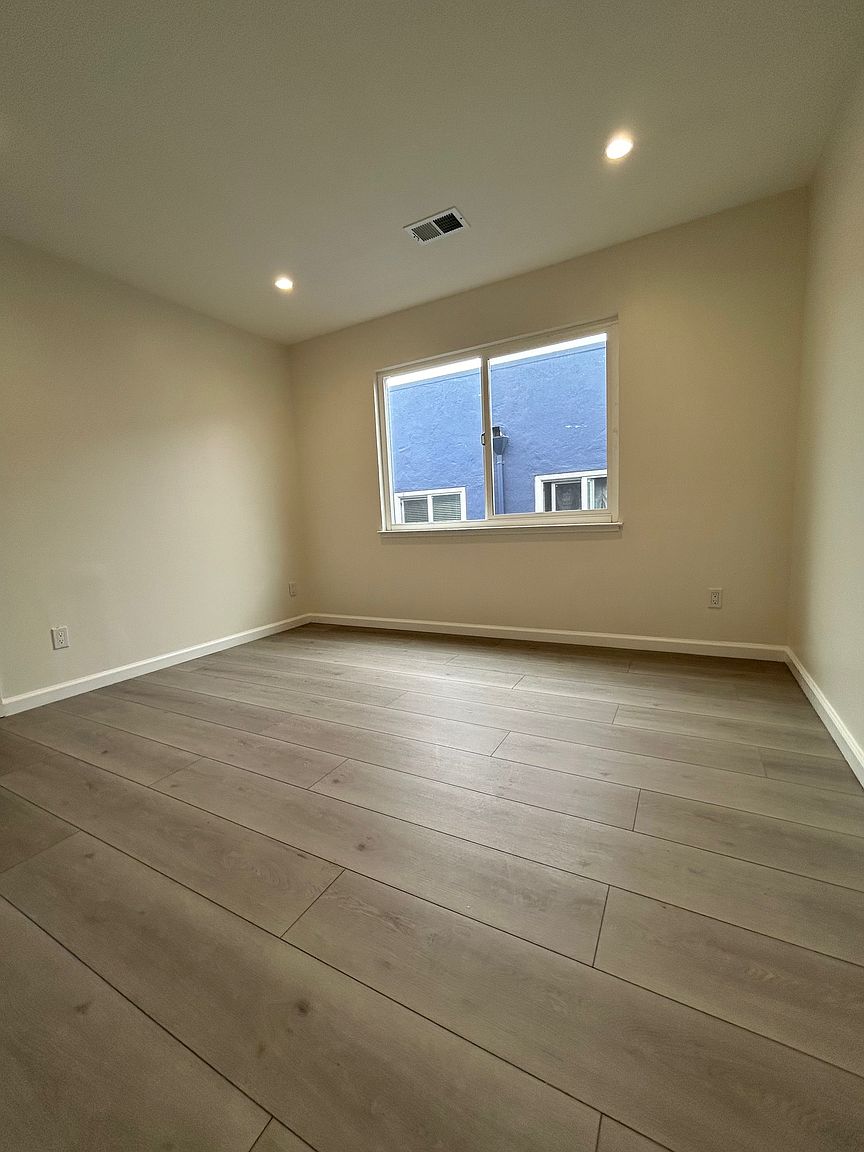 3BR/1BA Single Family House on Eastmoor Ave · Daly City photo 5