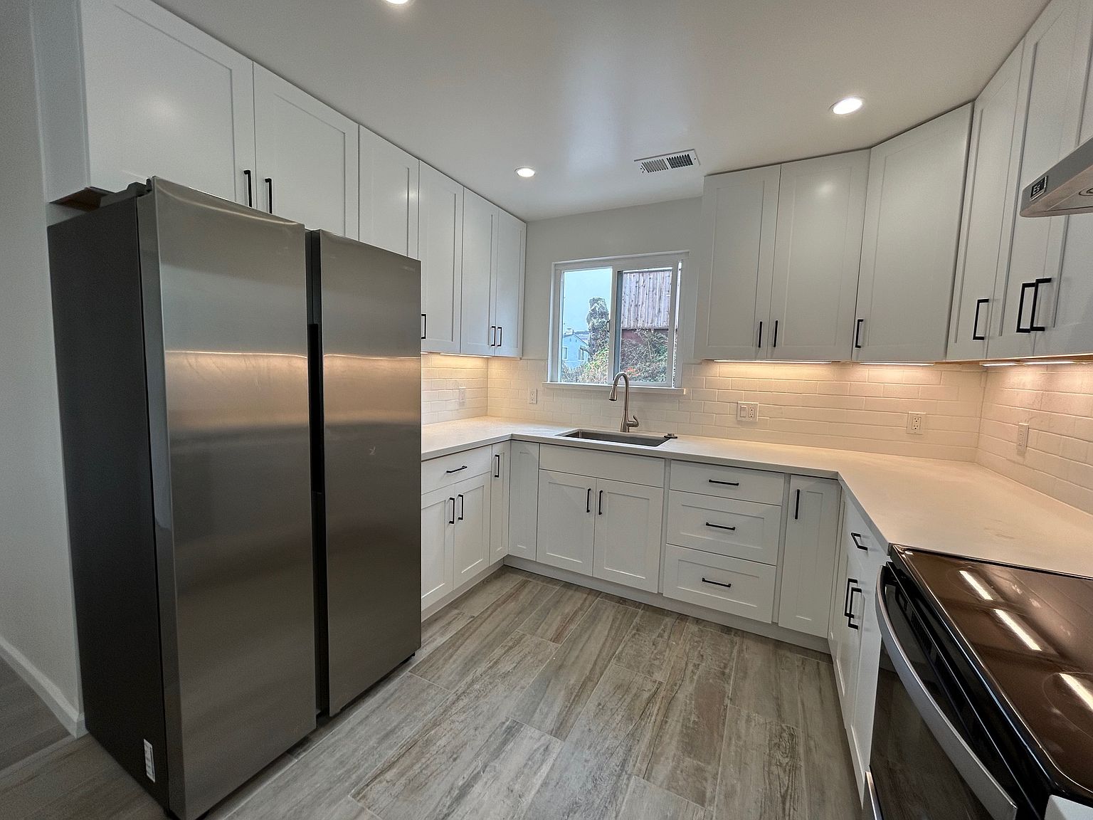 3BR/1BA Single Family House on Eastmoor Ave · Daly City photo 2