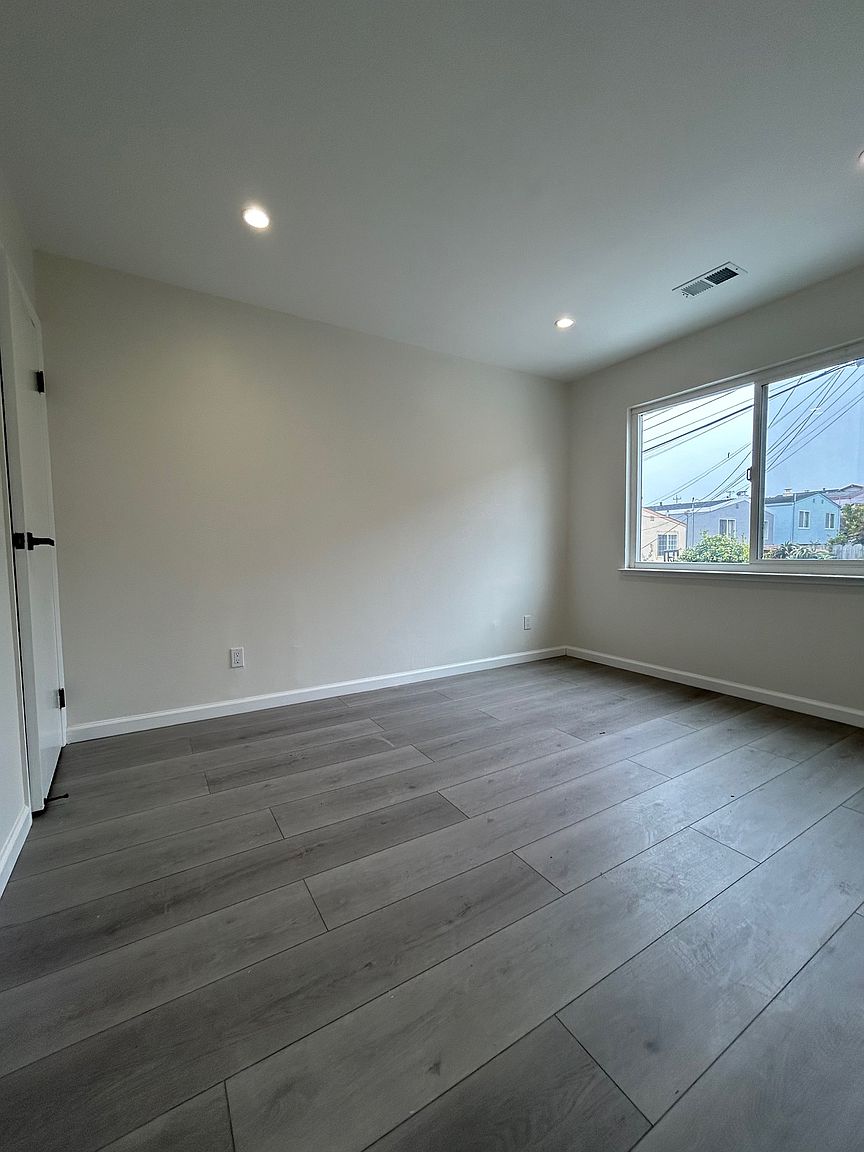3BR/1BA Single Family House on Eastmoor Ave · Daly City photo 4