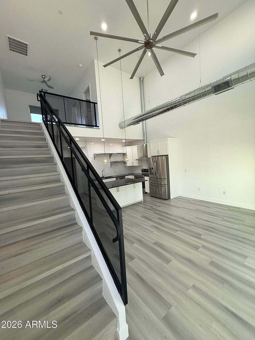 3130 N 37th St Phoenix, AZ 85018