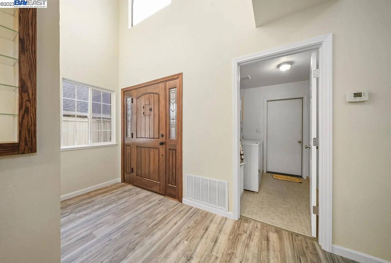 154 Flame Dr photo 5