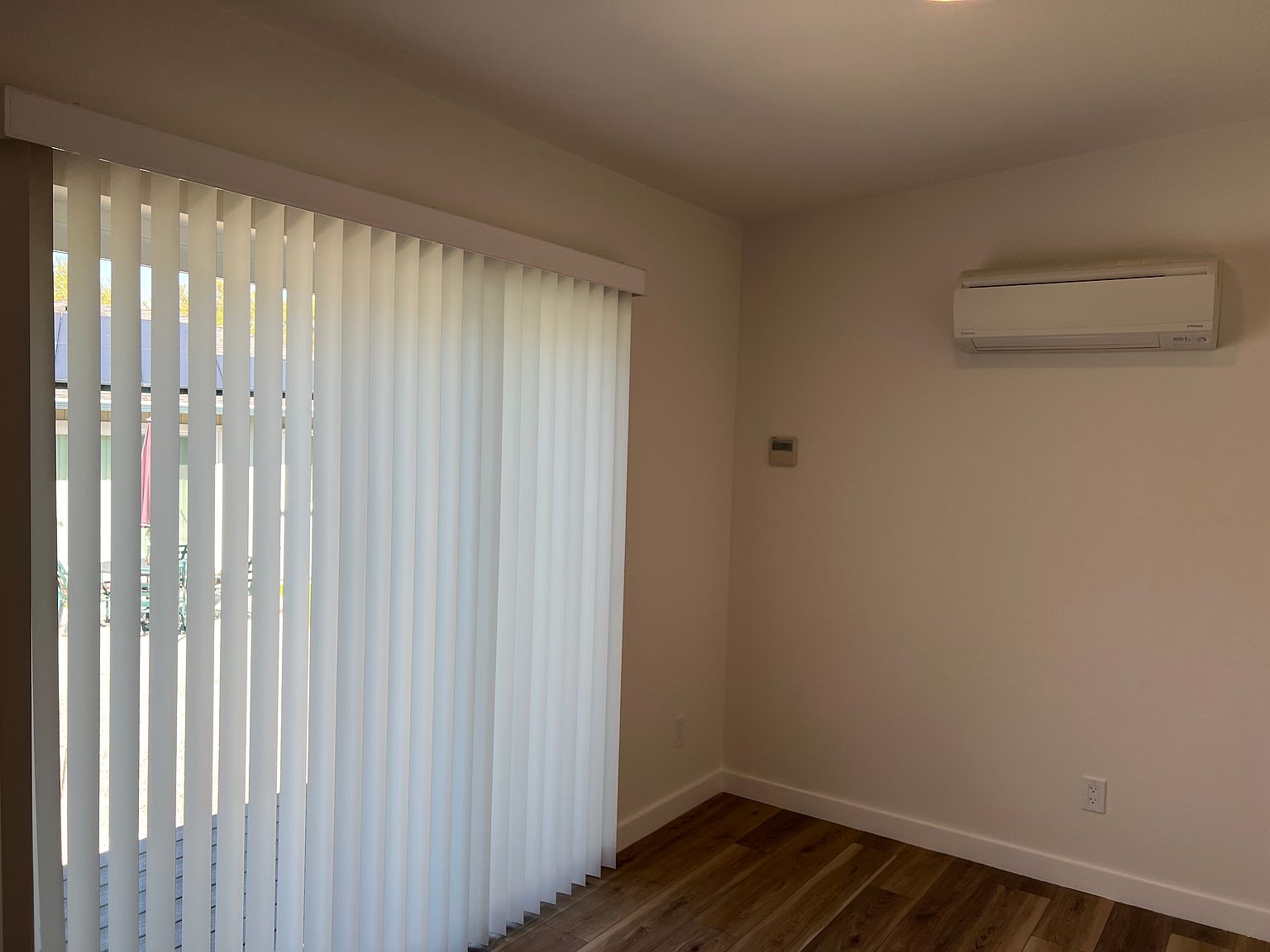 1208 Olive Ave photo 5