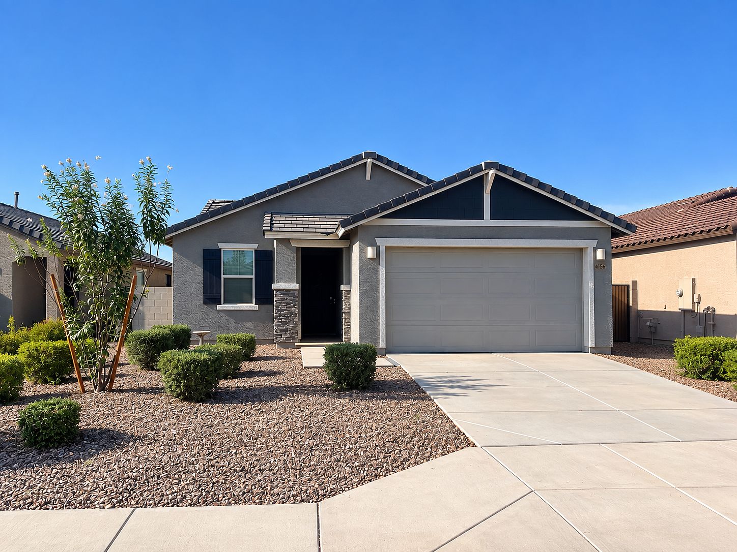 4156 E Haley Dr photo 2