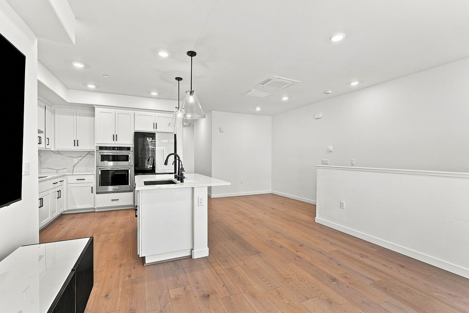 790 Redberry Way photo 5