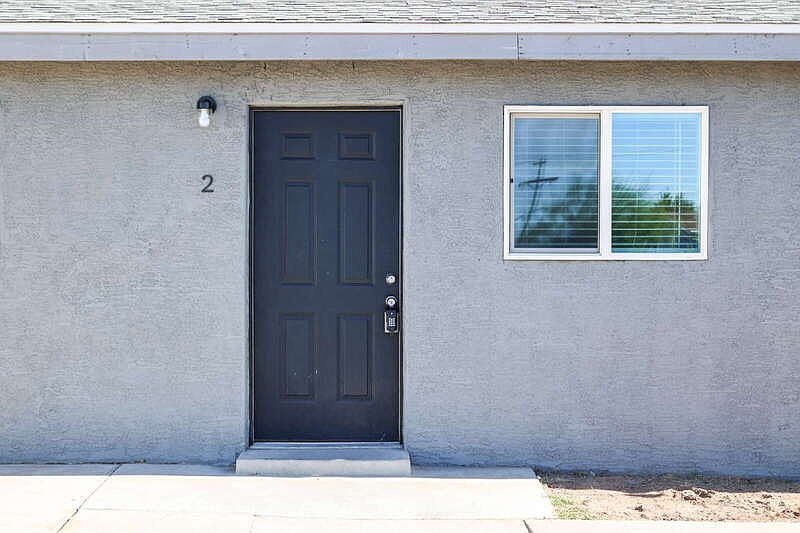 561 S Meridian Rd Apache Junction, AZ 85120 photo 2