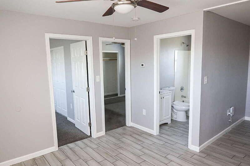 561 S Meridian Rd Apache Junction, AZ 85120 photo 4