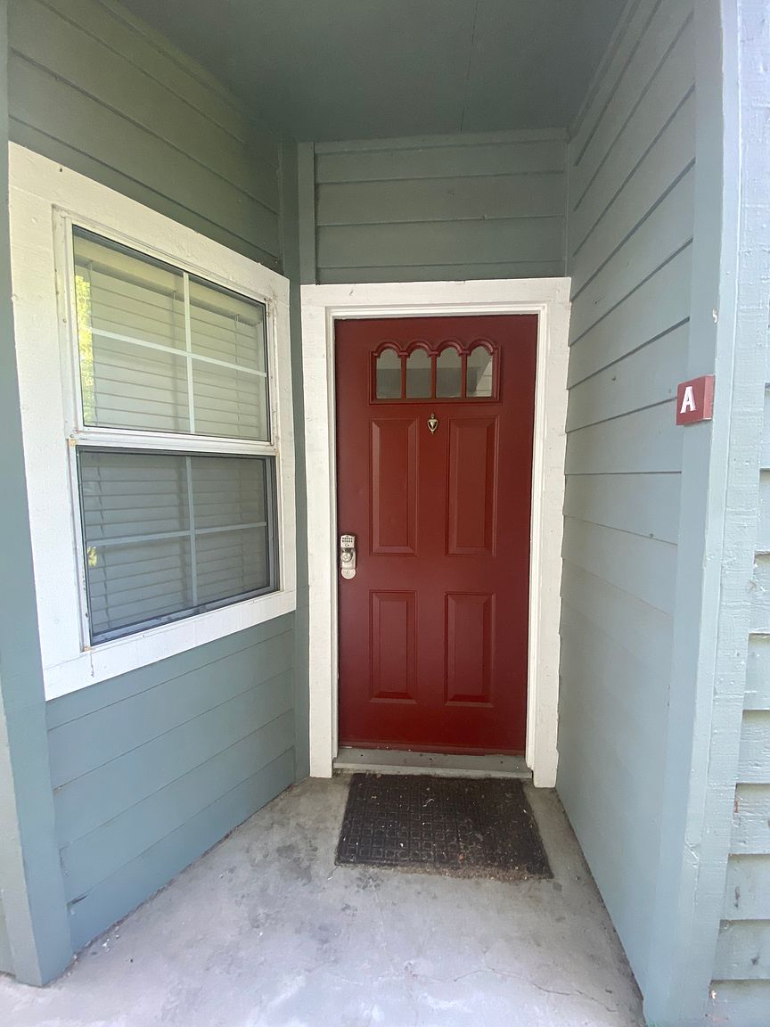7560 Canyon Meadows Cir photo 2