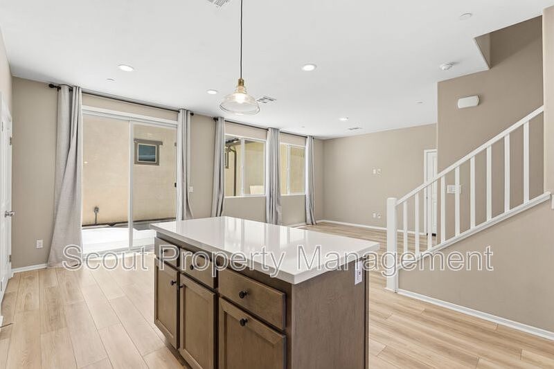 29342 Marx Way photo 2