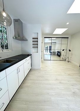 6 F St photo 3