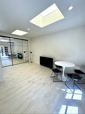 6 F St photo 2