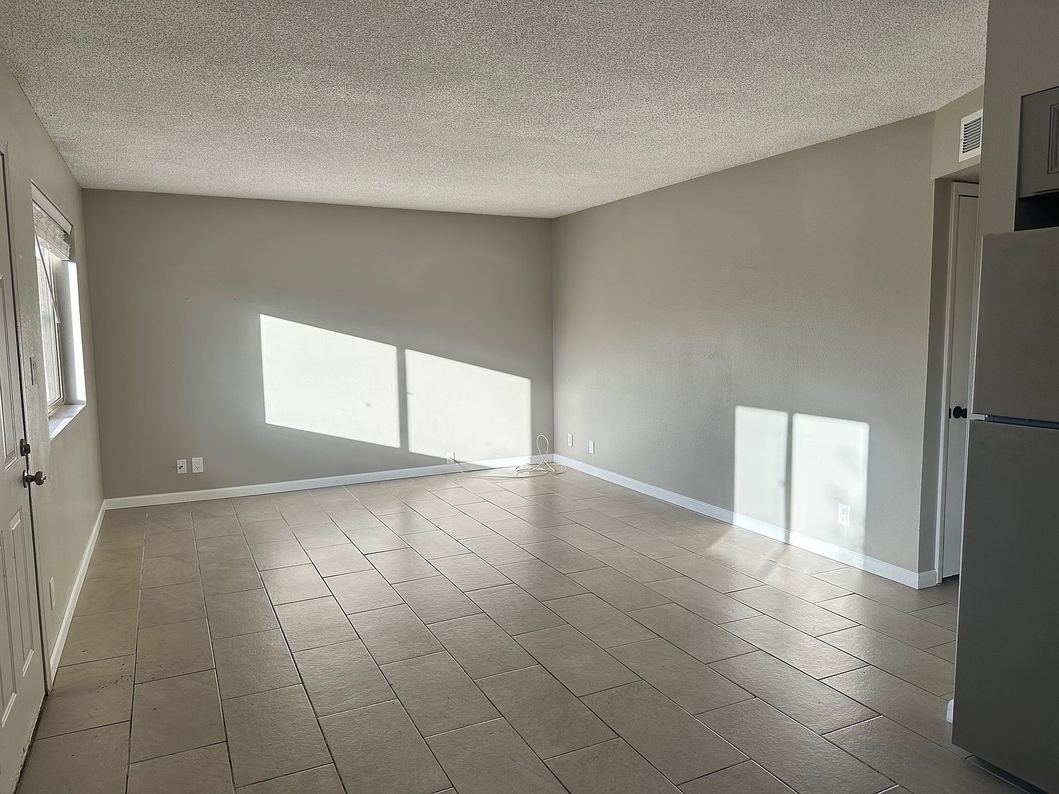 1810 E Virginia Ave photo 5