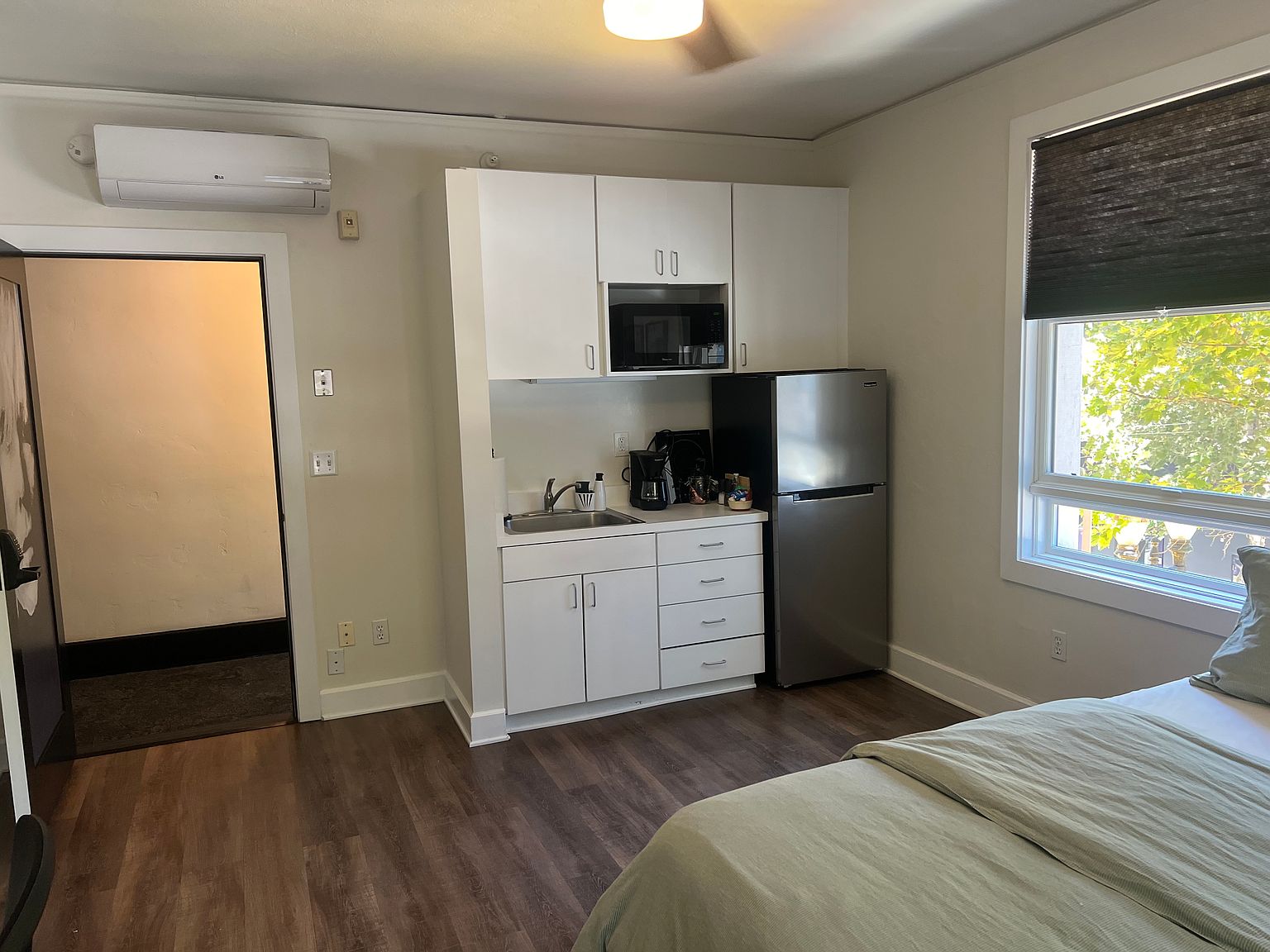 San Pedro Square Apartments photo 2