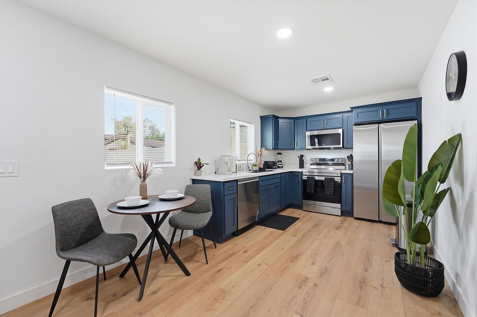 1548 North Upland Circle, Mesa, AZ 85201 photo 2