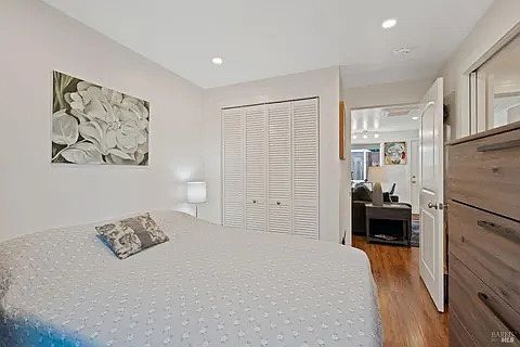 923 Franquette Ave photo 5