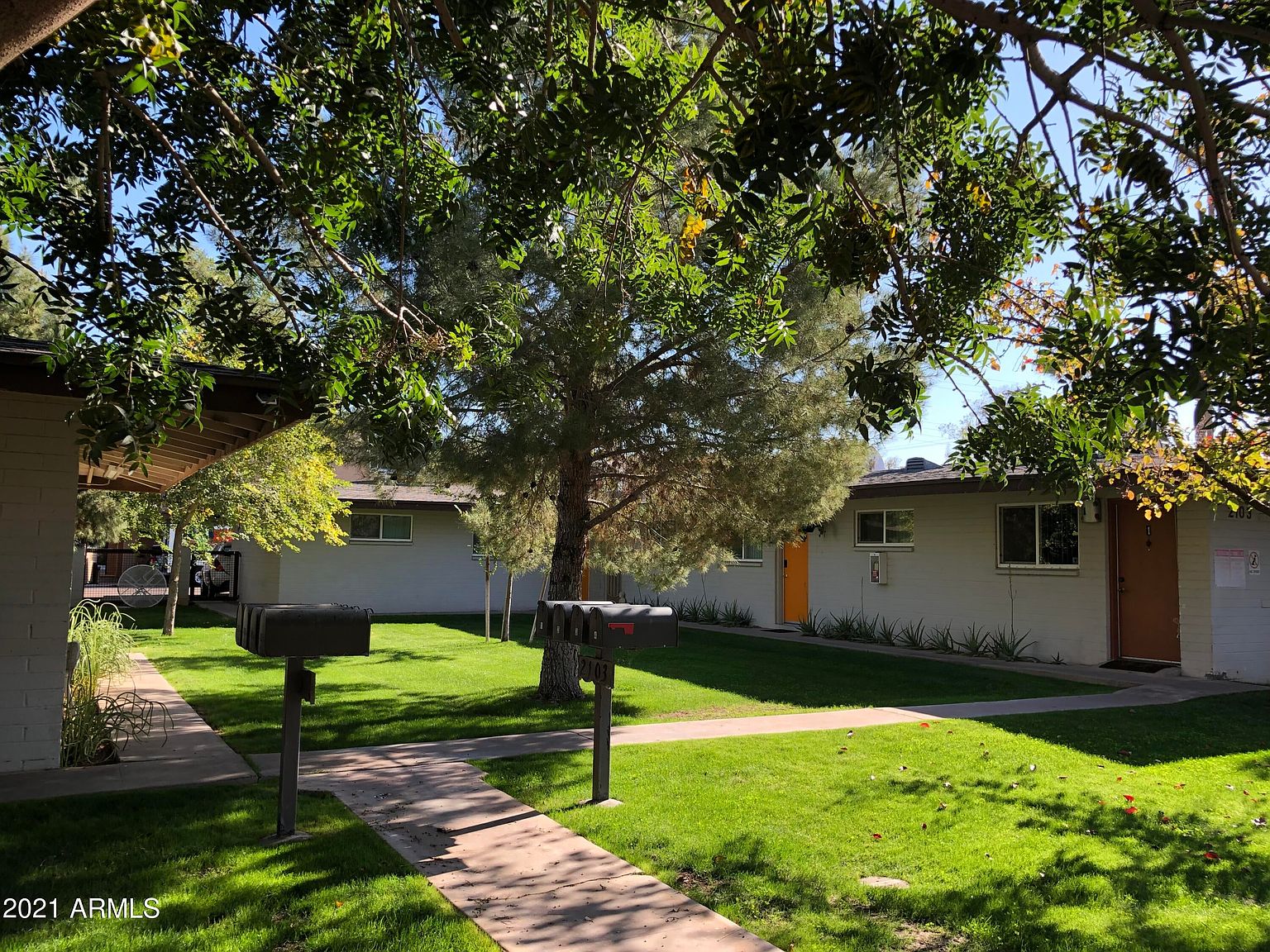 2103 S Granada Dr photo 5