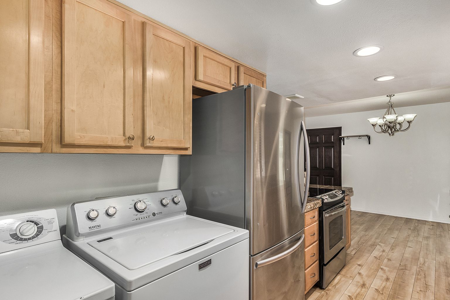 731 E North Ln photo 4
