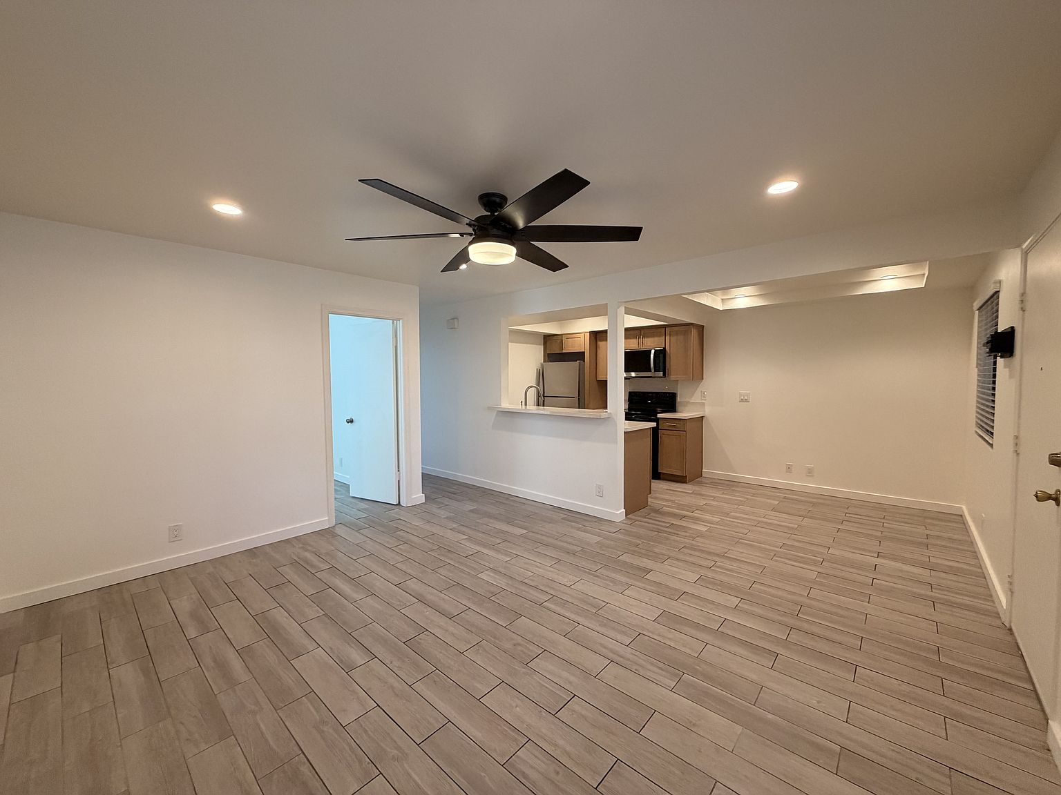 2843 C St photo 4