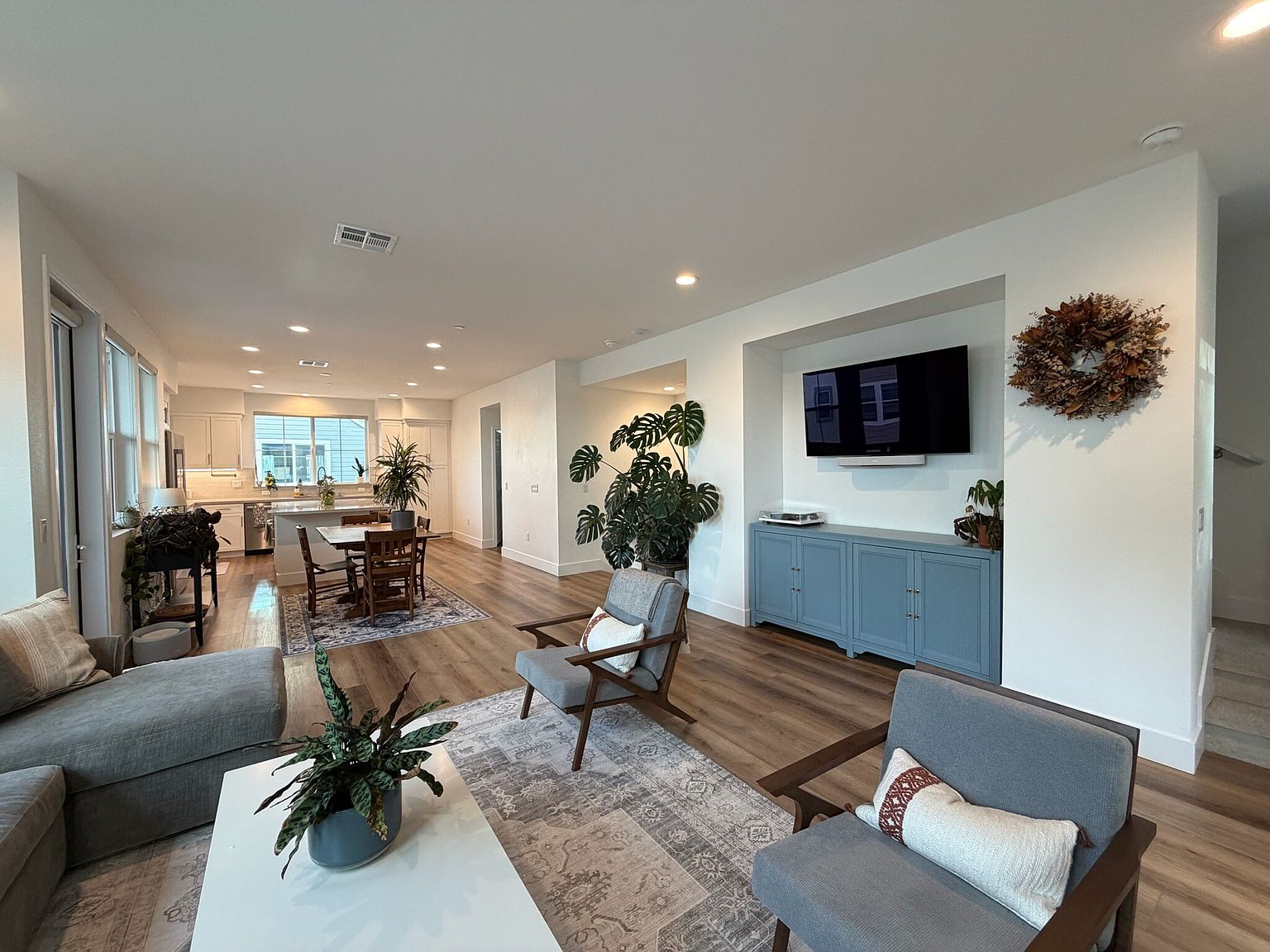 649 Semillon Ln photo 2
