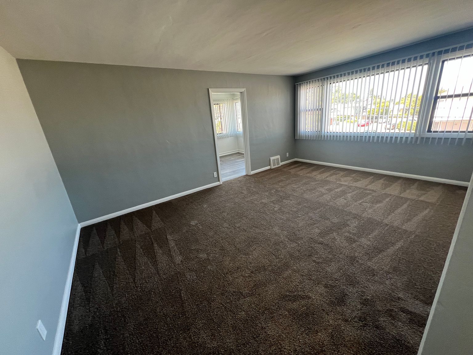 67 41st Ave photo 3