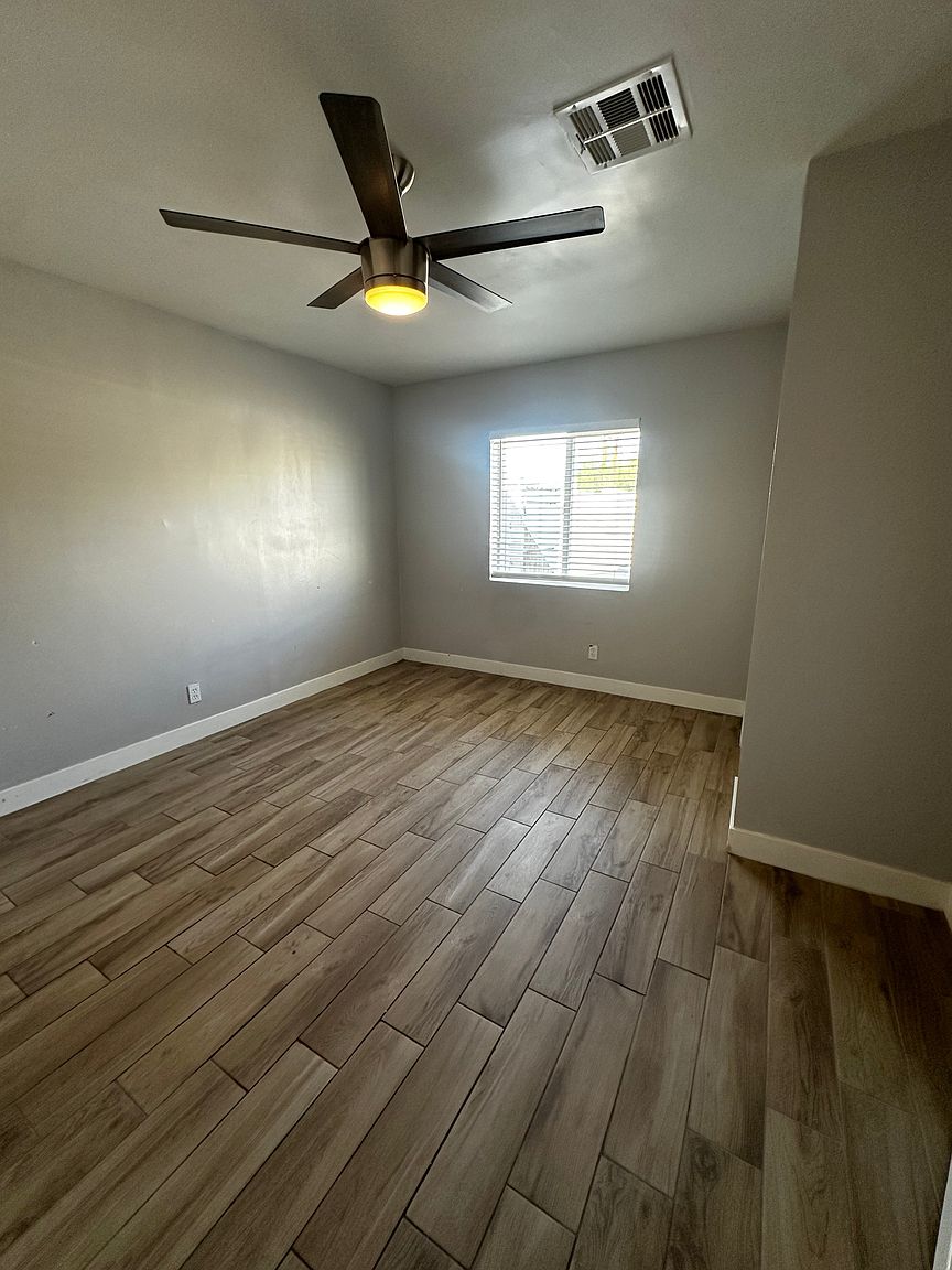 3746 E Taylor St photo 4
