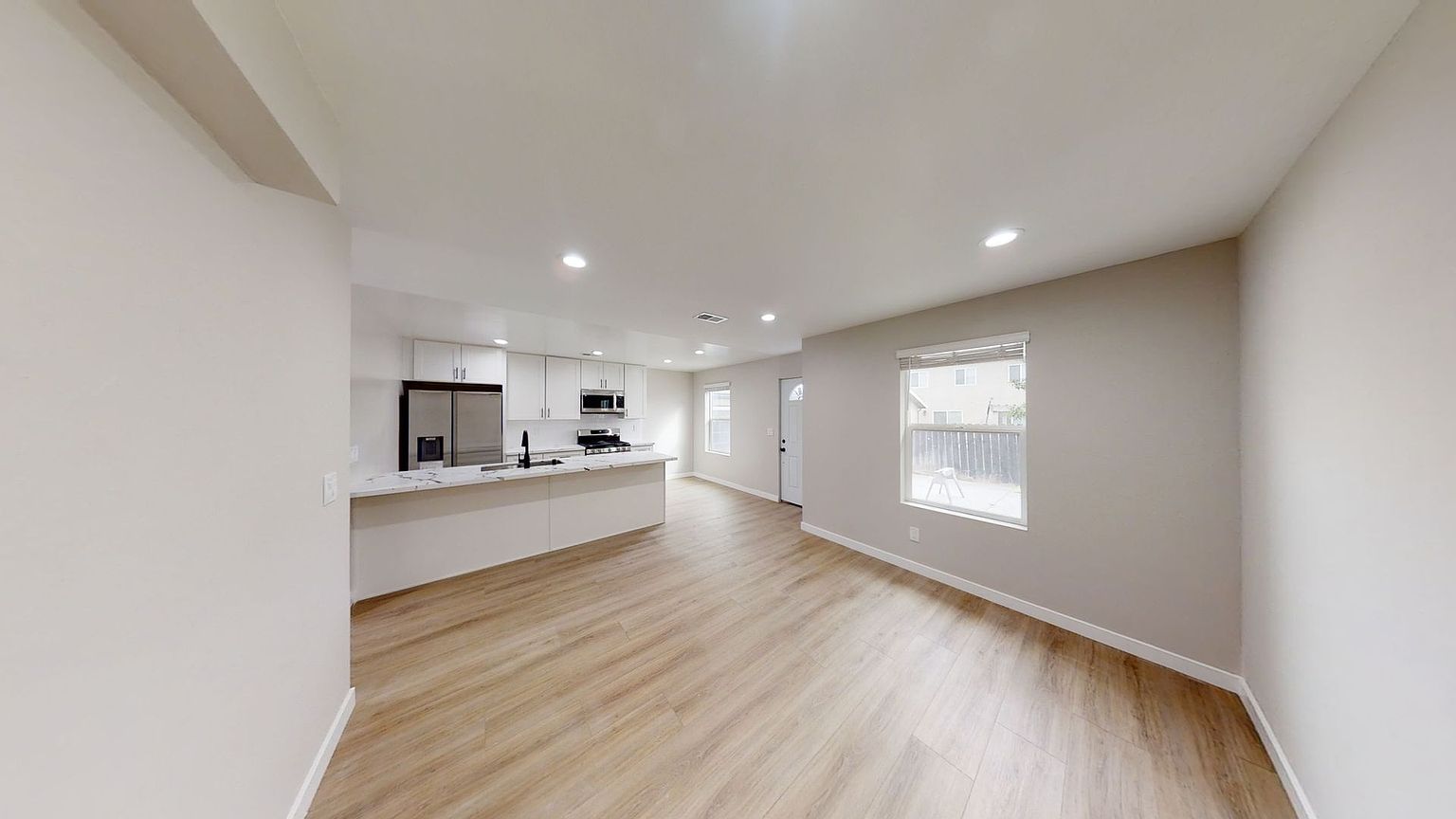 5119 E Falls View Dr photo 3
