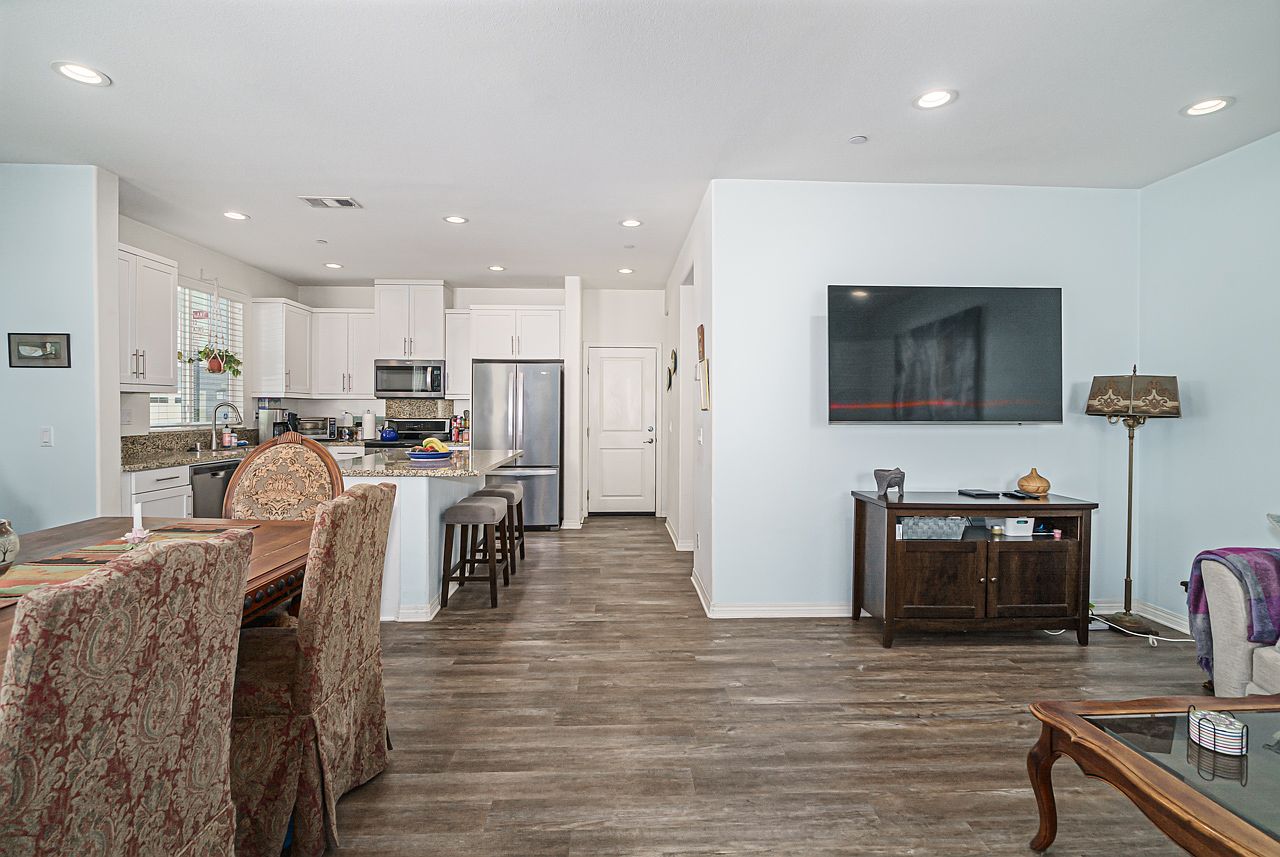512 Heron Ln photo 3