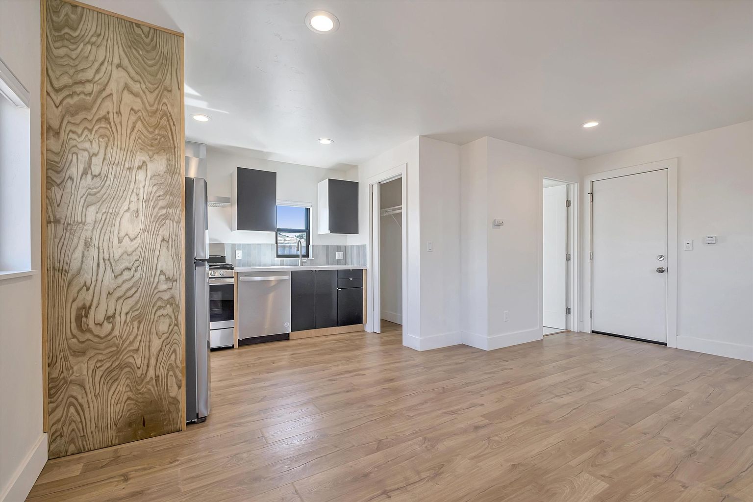 4211 Portola Dr photo 4