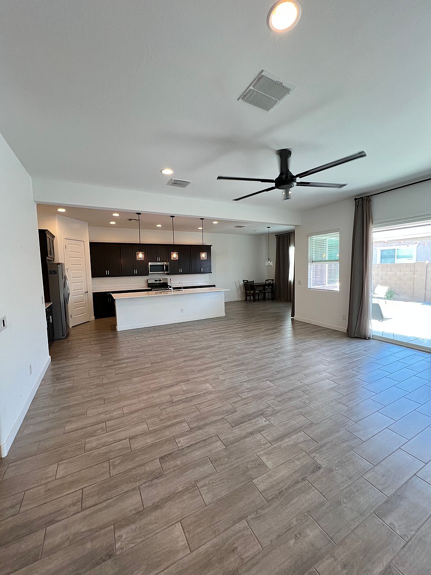17560 W Superior Ave photo 4