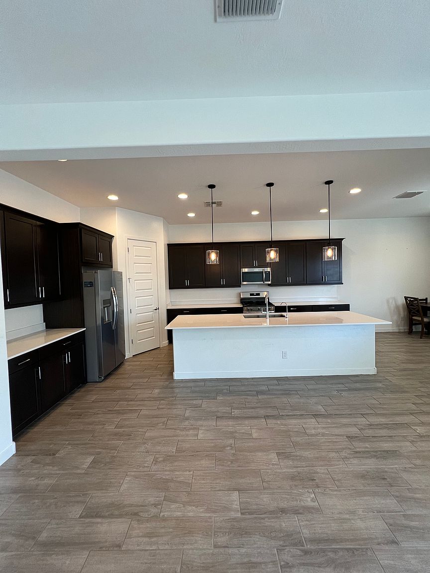 17560 W Superior Ave photo 5