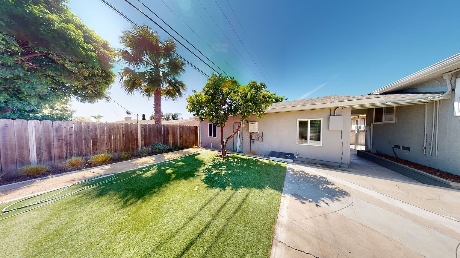 5026 Rockford Dr