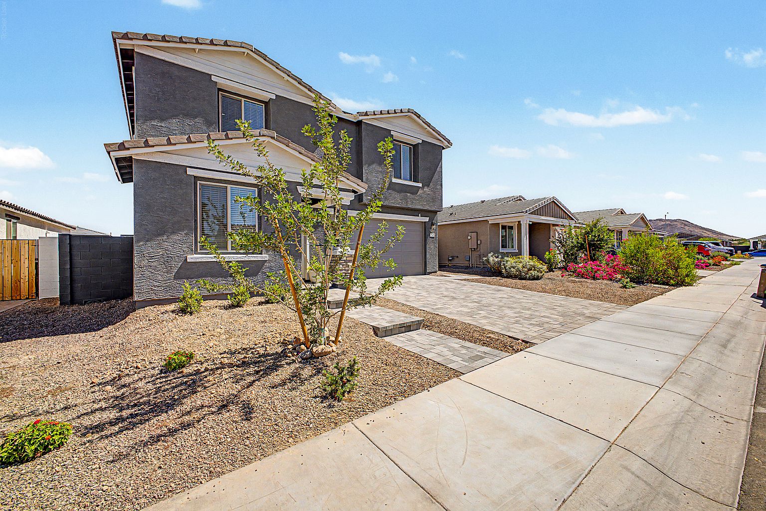 7598 W Smoketree Dr Peoria, AZ 85383 photo 3