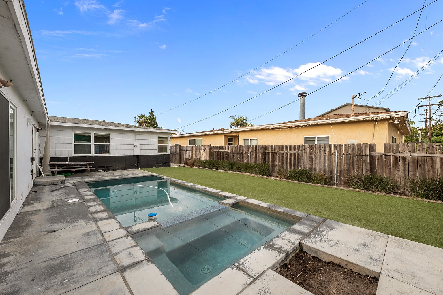 6233 Dorothy Dr photo 5