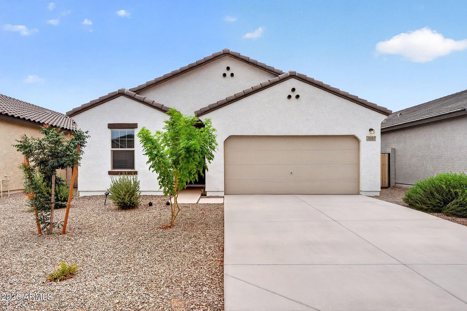 2097 E Grazing Meadow Ln photo 2