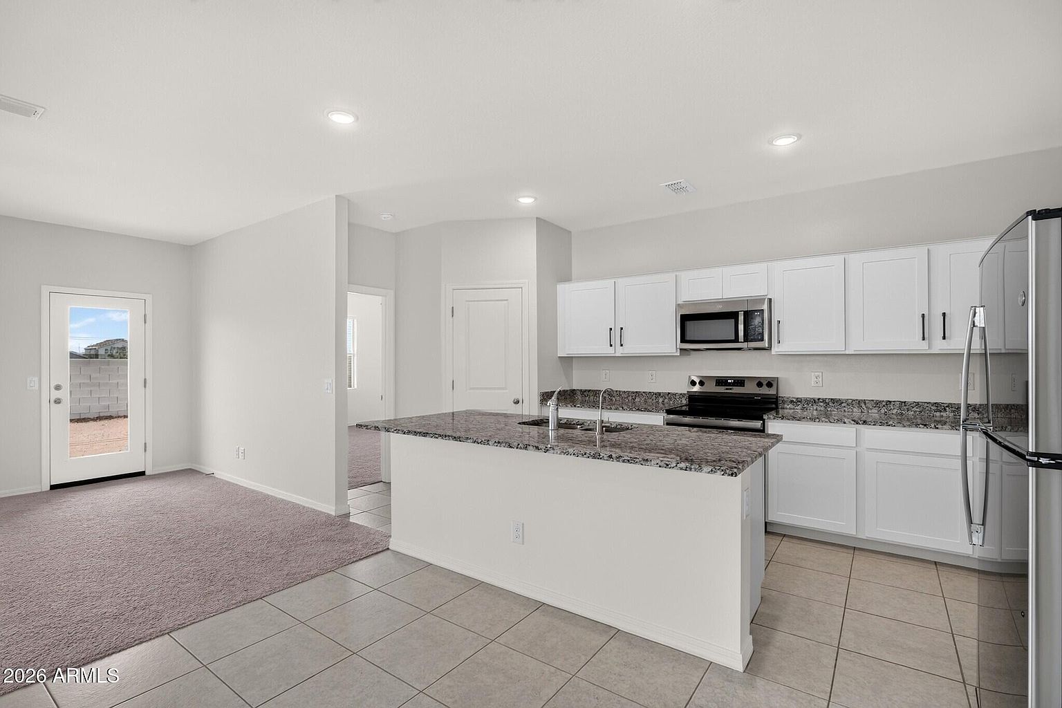 2097 E Grazing Meadow Ln photo 3