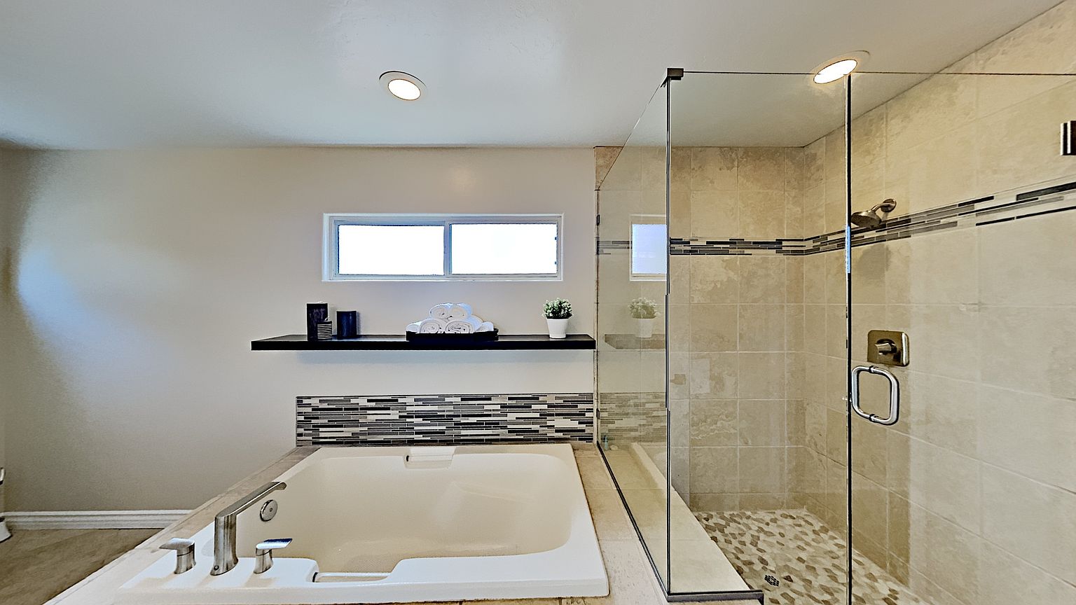 3681 Leland St photo 3