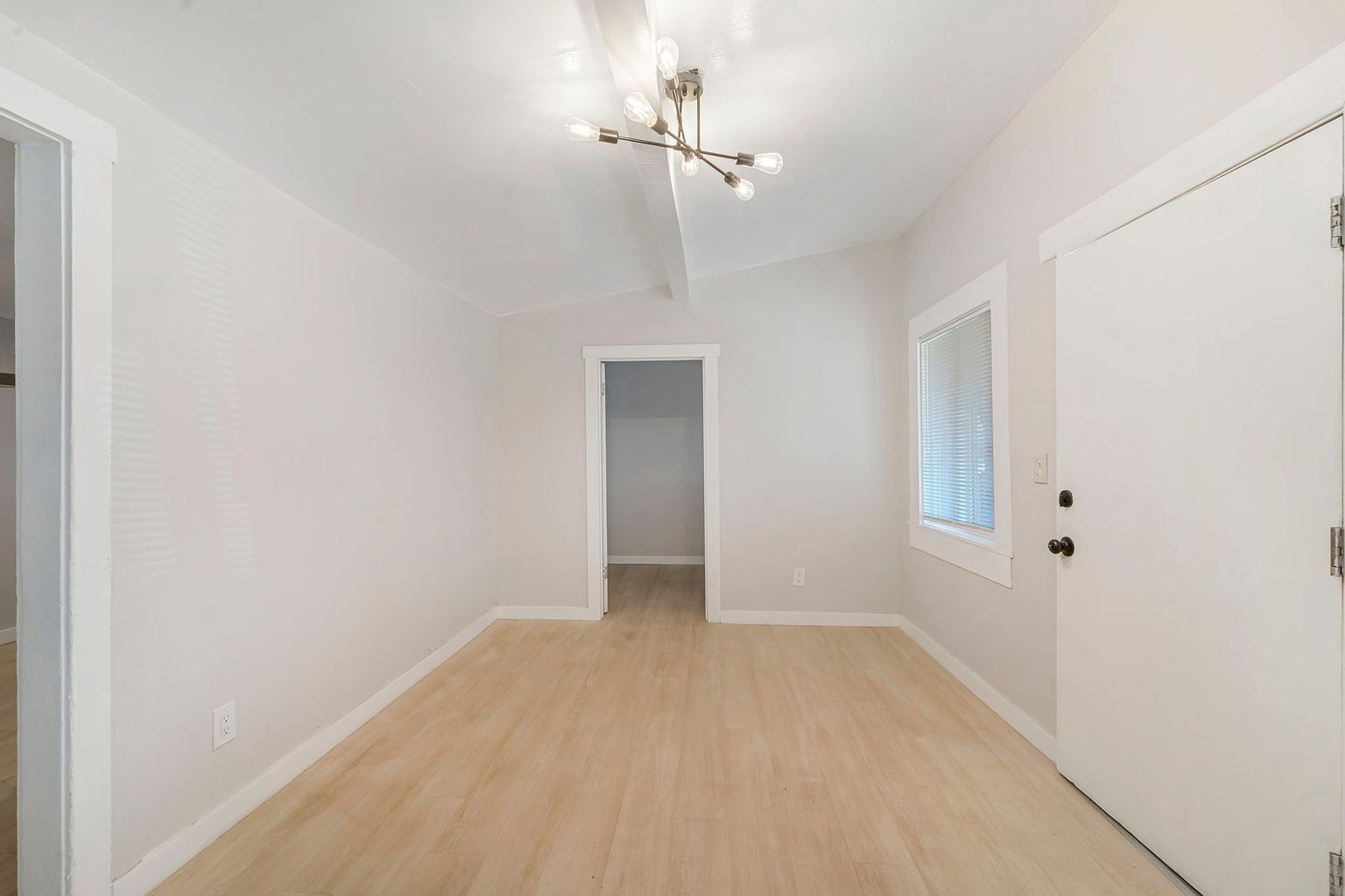 3290 Logan Ave photo 5