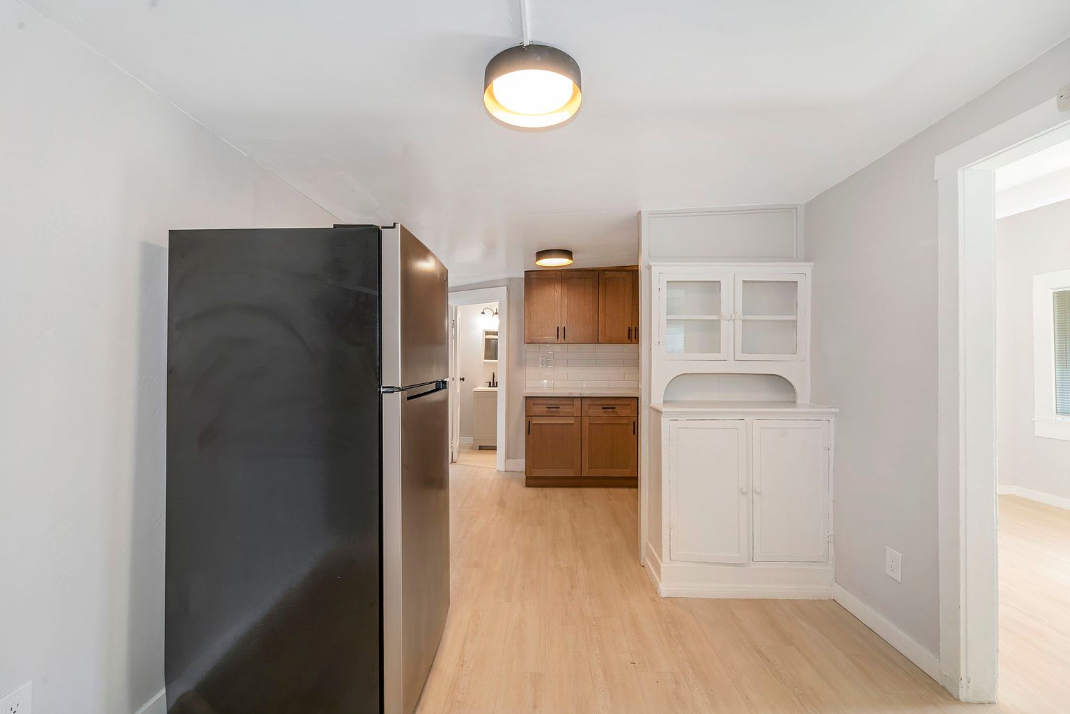 3290 Logan Ave photo 3