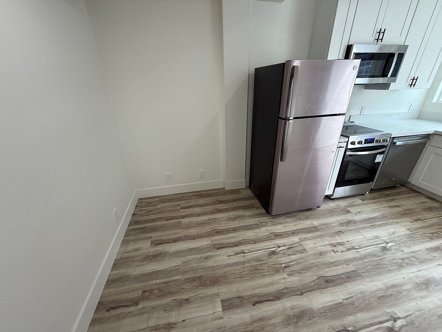 2312-2318 Chatsworth Blvd photo 3