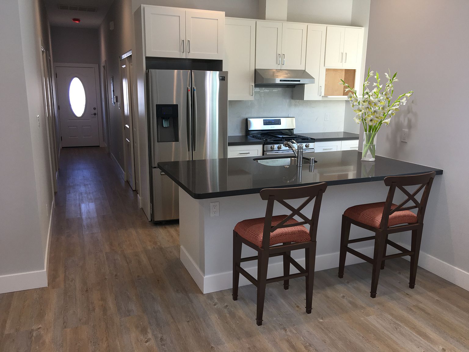 513 Henry St photo 2