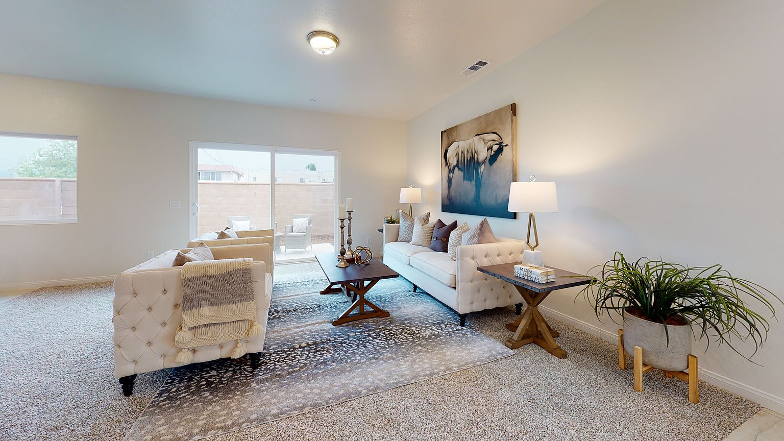 692 Ronald Way photo 2