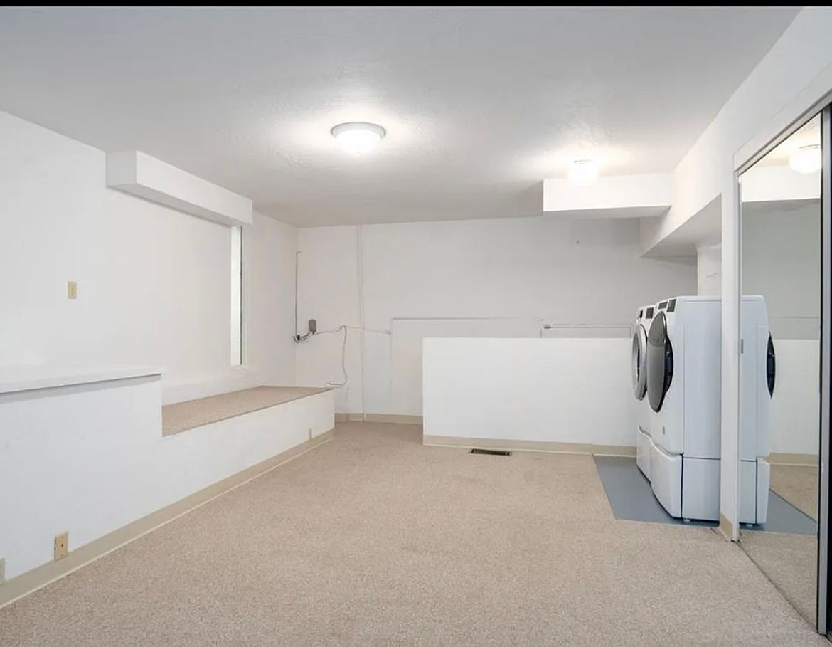 12A Carmel Ct photo 2