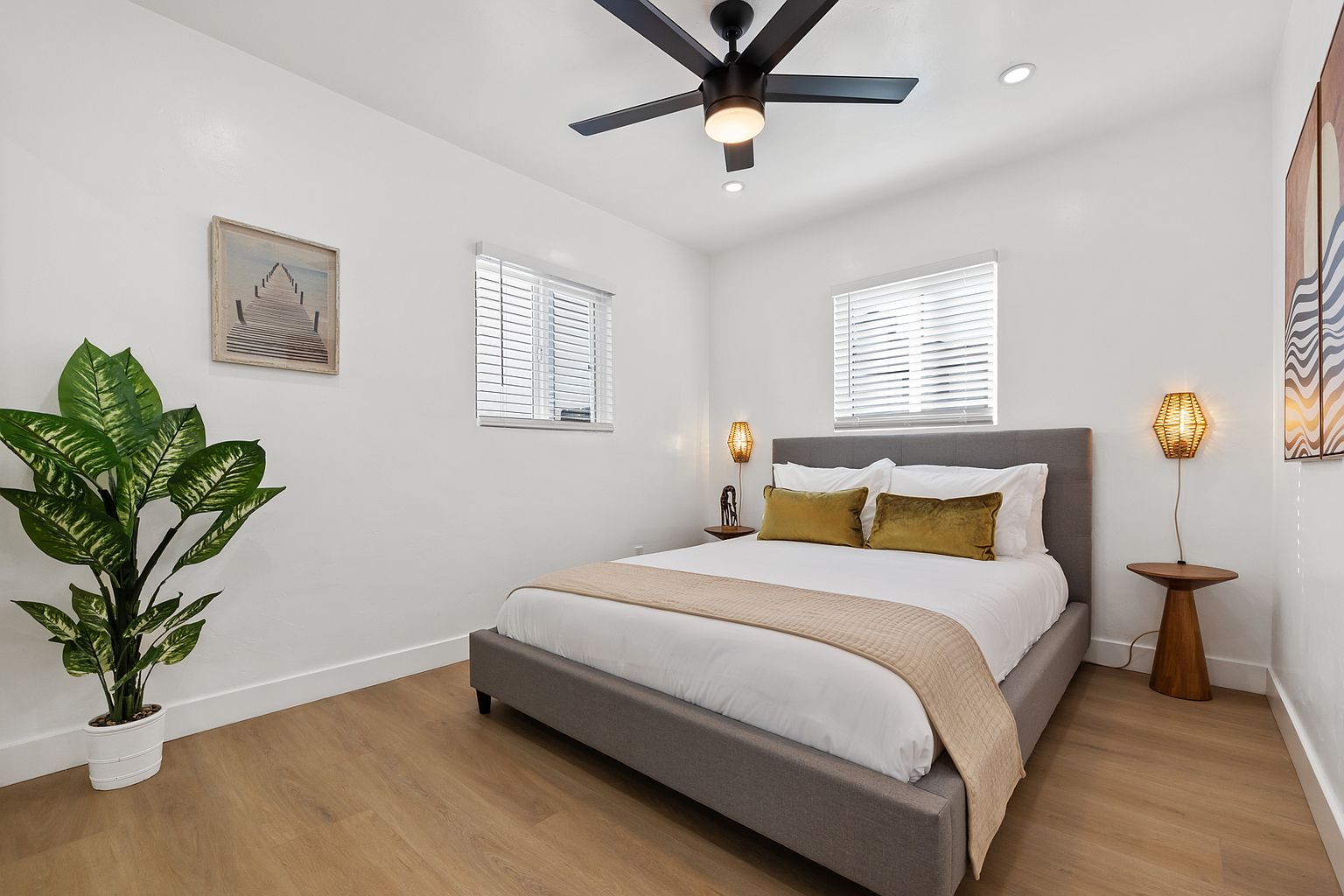 1215 Vega St photo 2