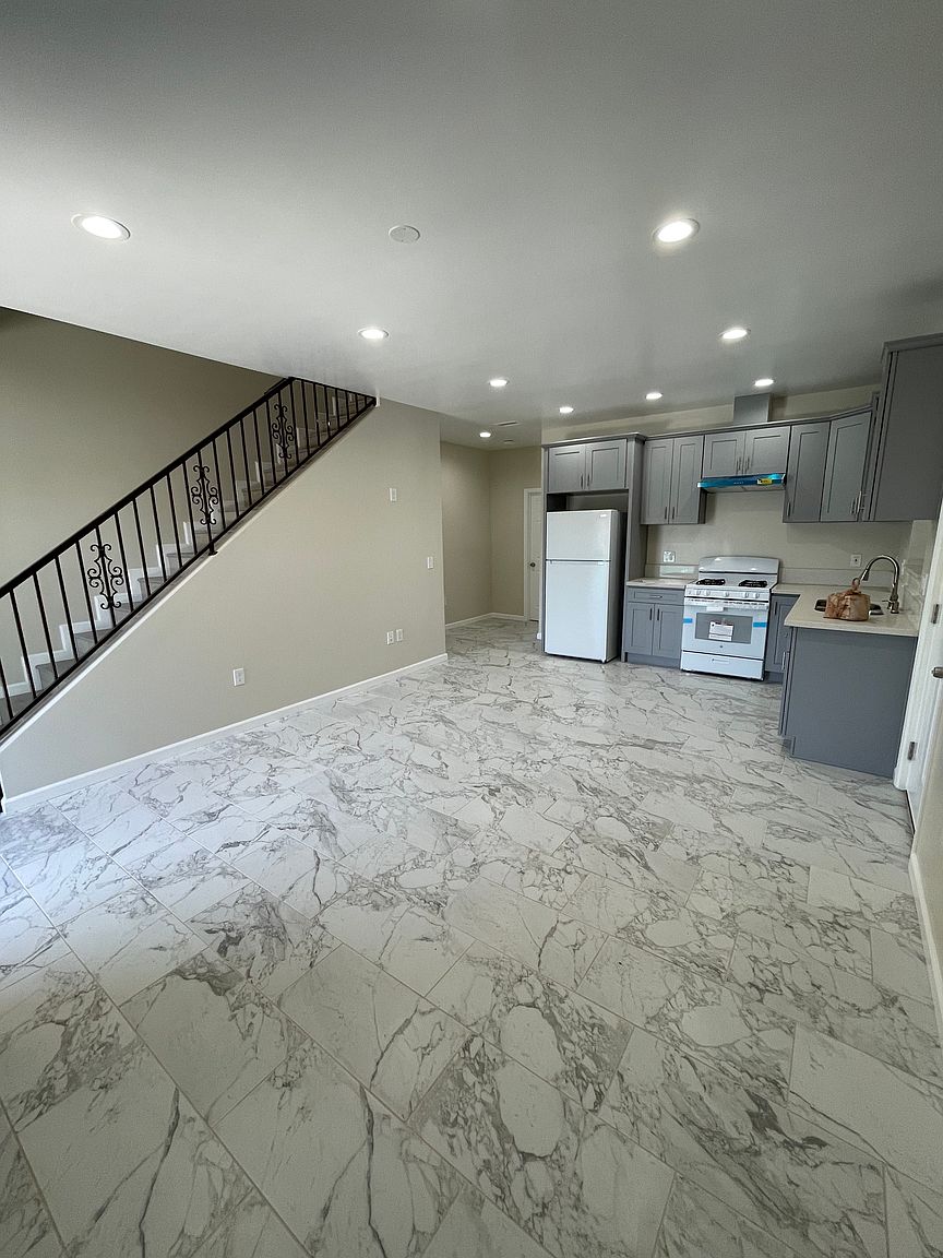 940 S 40th St photo 2
