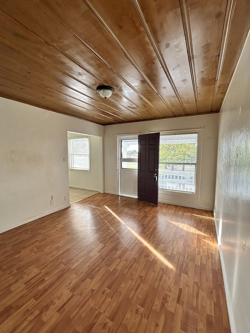 908 Mare Island Way photo 5