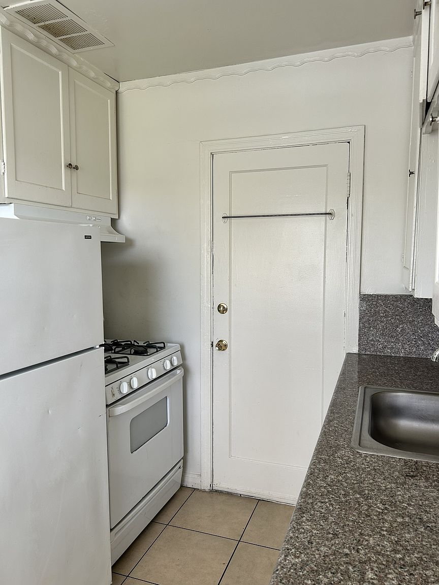 908 Mare Island Way photo 3